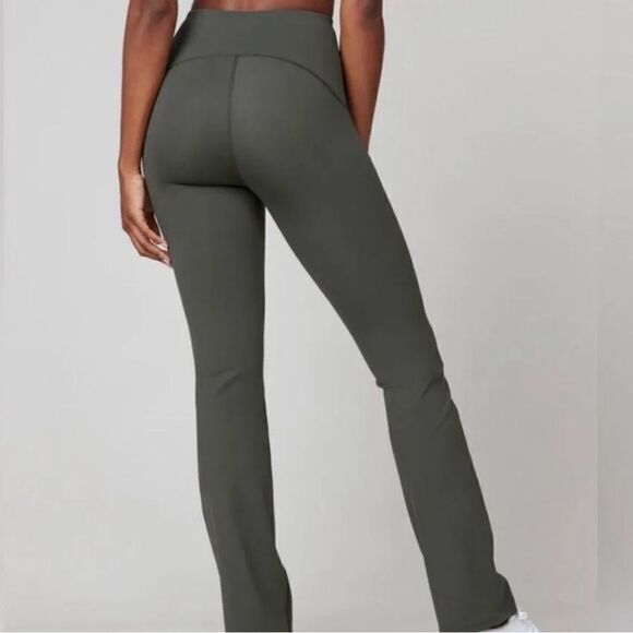 Spanx Booty Boost skinny Flare High Rise Yoga Pants Dark Palm 50243R  XS NWT - Picture 4 of 10